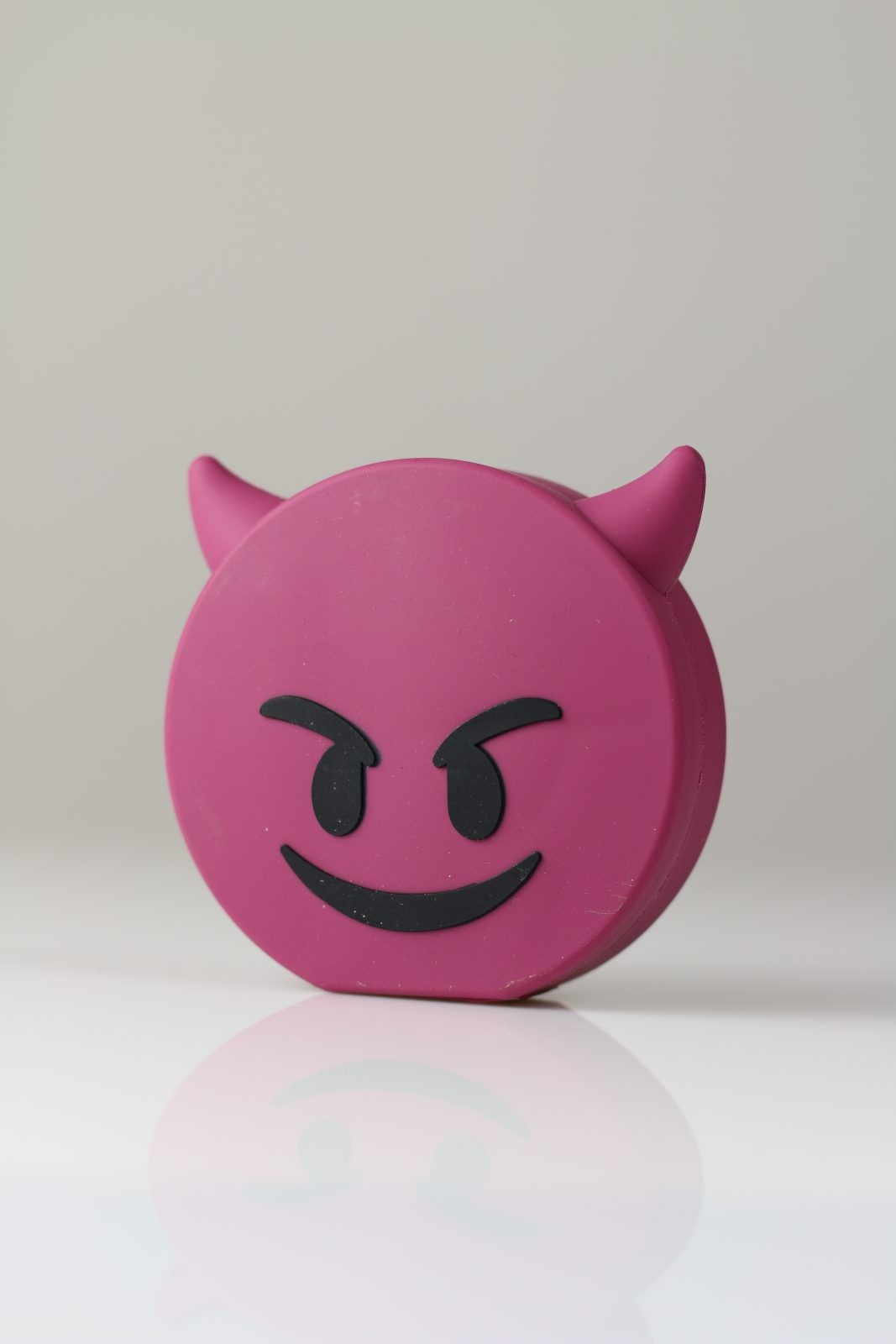 Powerbank emoji devil diabełek fioletowy