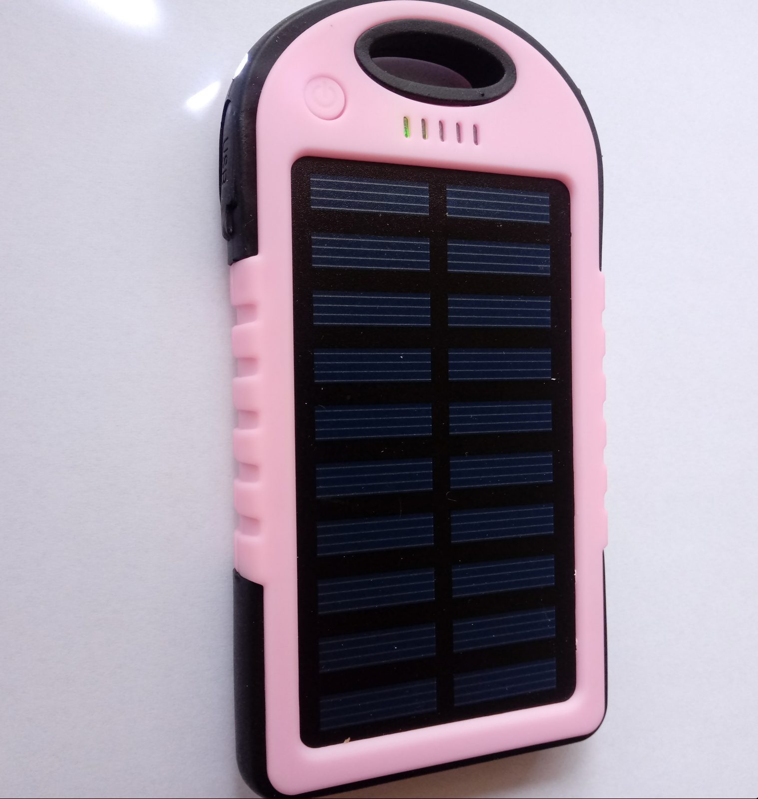 Powerbank solarny z latarką różowy
